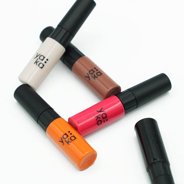 Gamme de vernis à ongles 2en1 YAKA avec double embout pinceau et stylo, en plusieurs couleurs vives.