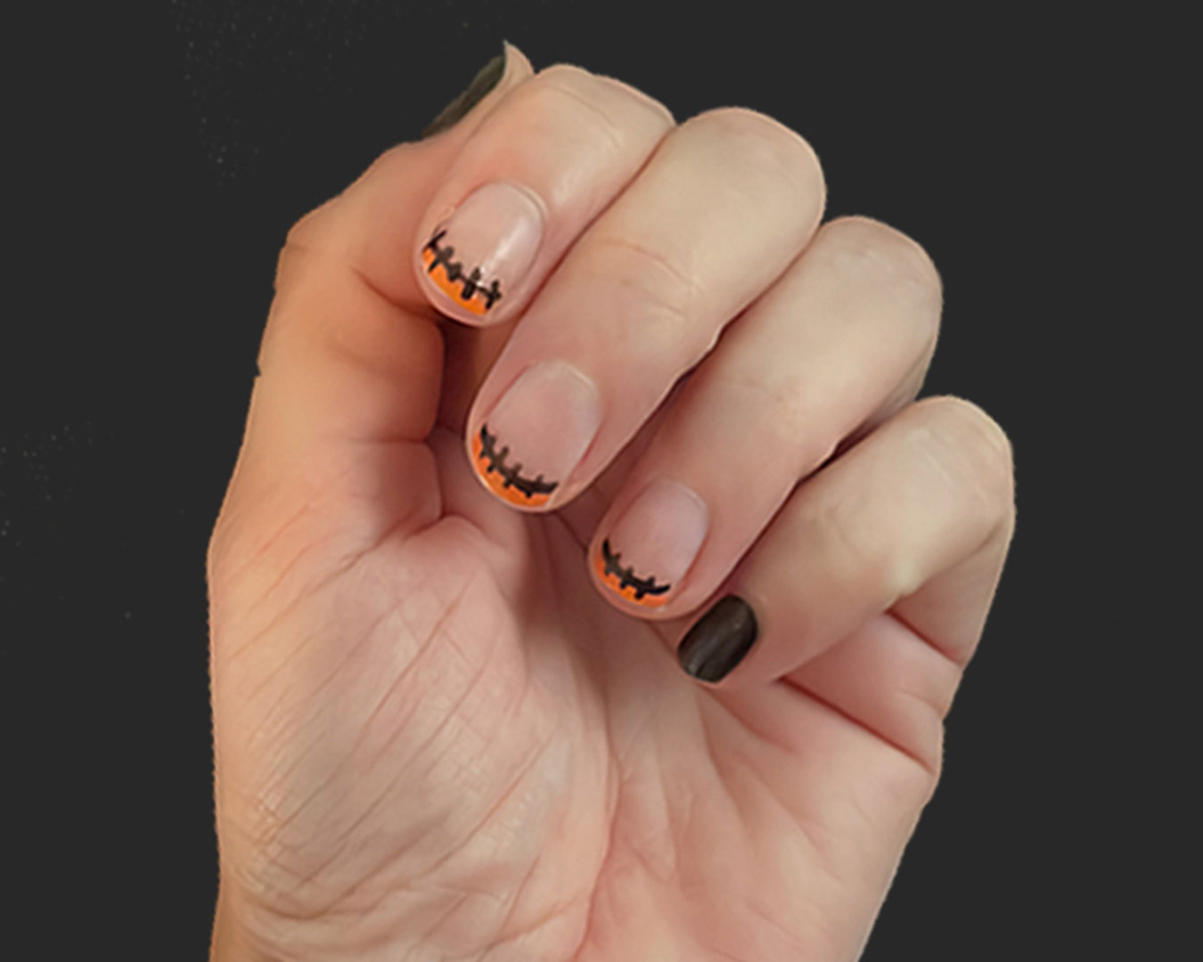 Mon nail art zombie pour Halloween facile avec les vernis à ongles YAKA